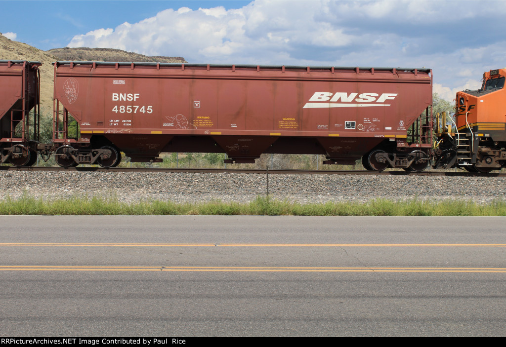 BNSF 485745